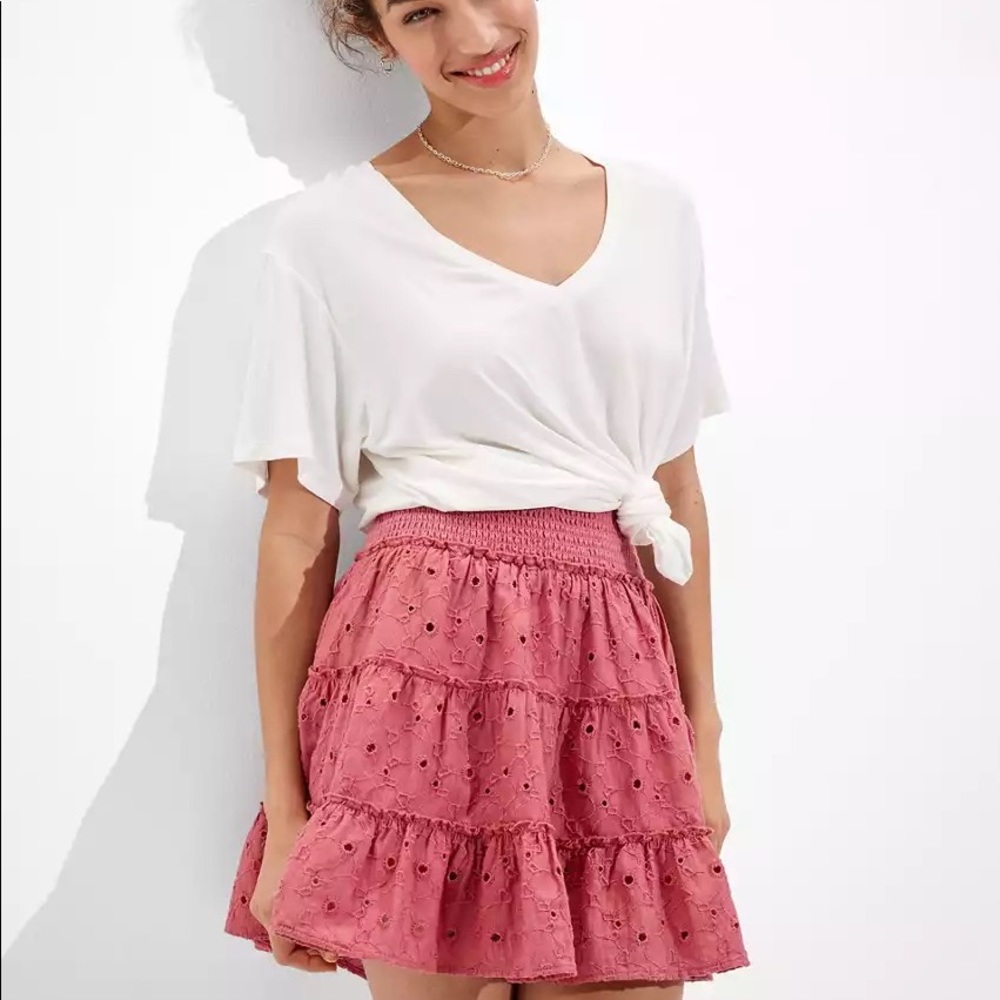 American eagle solid eyelet tiered mini skirt